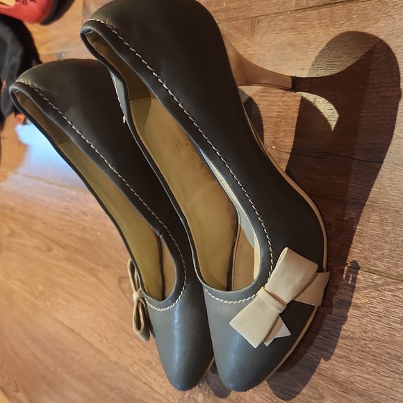 Cute Heels - Picture 2 of 5